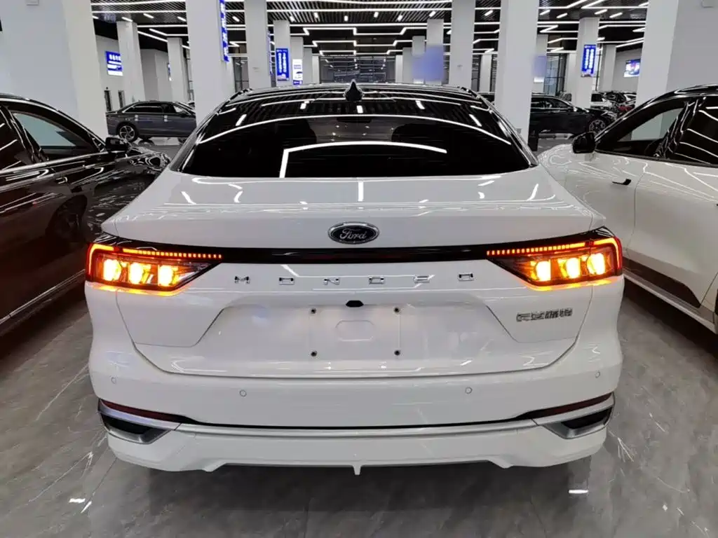 Ford Mondeo — миниатюра 6