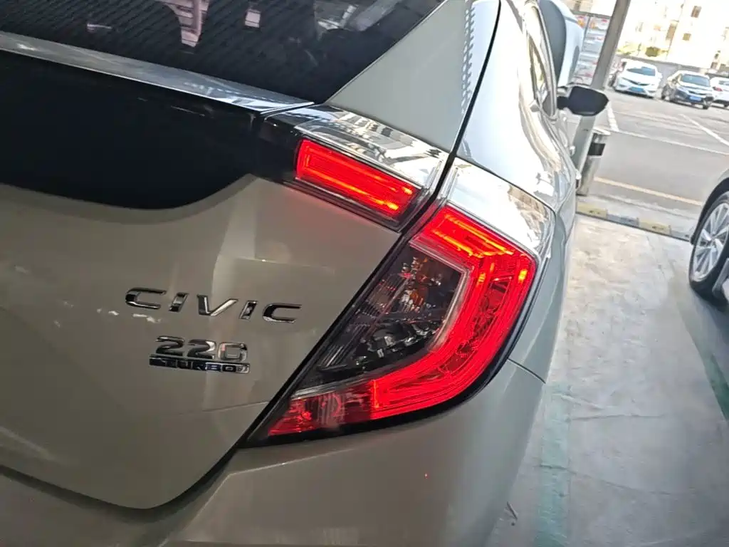 Honda Civic — миниатюра 8