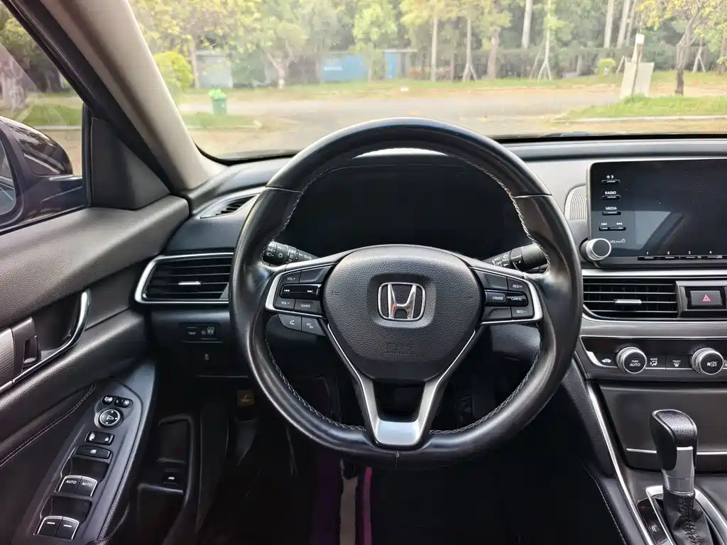 Honda Accord — миниатюра 7