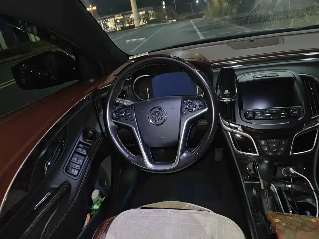 Buick LaCrosse — миниатюра 3
