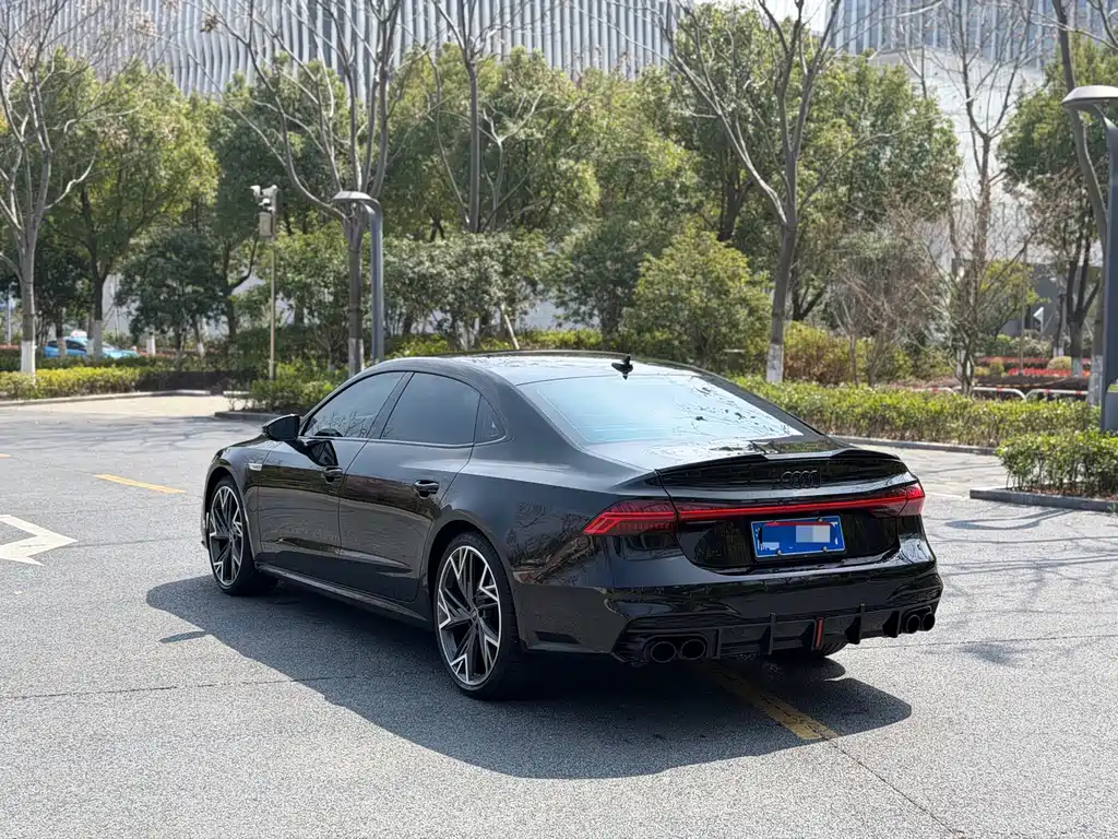 Audi A7L — миниатюра 12