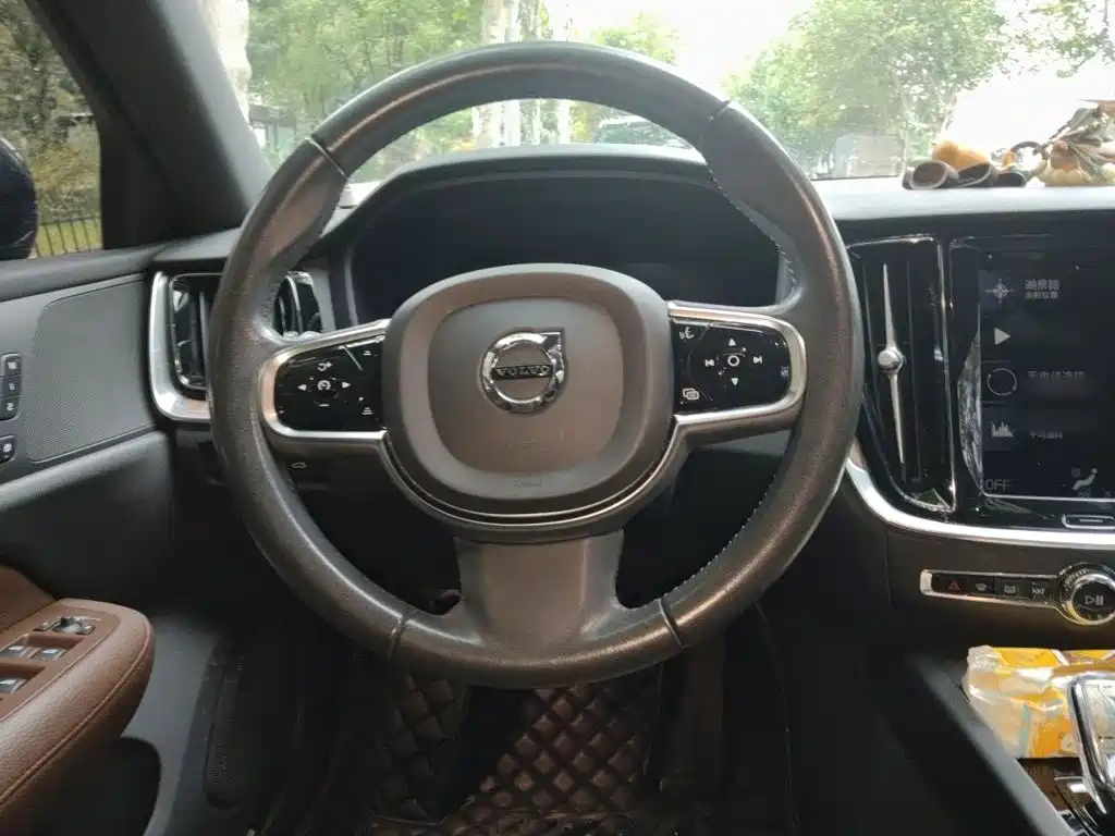 Volvo S60 — миниатюра 7