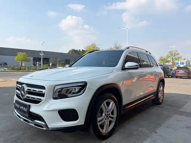 MERCEDES-BENZ GLB 2022