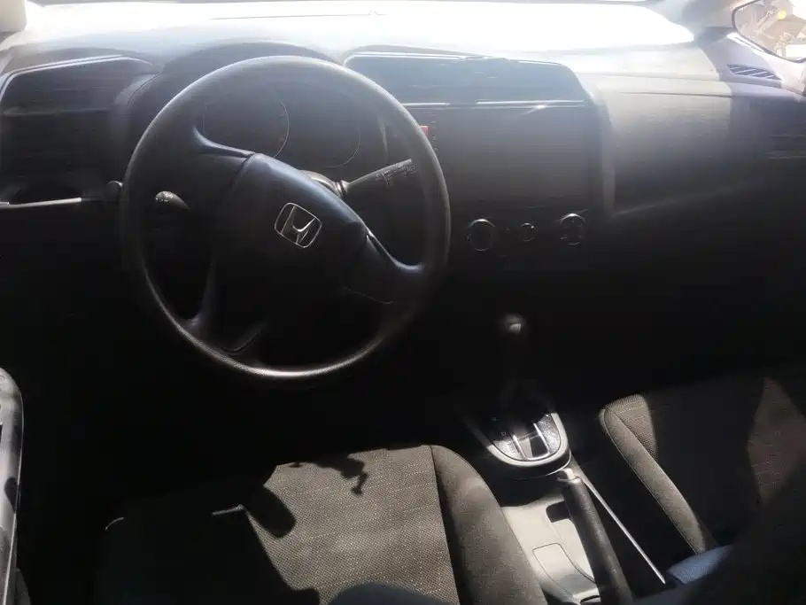 Honda Fit — миниатюра 12