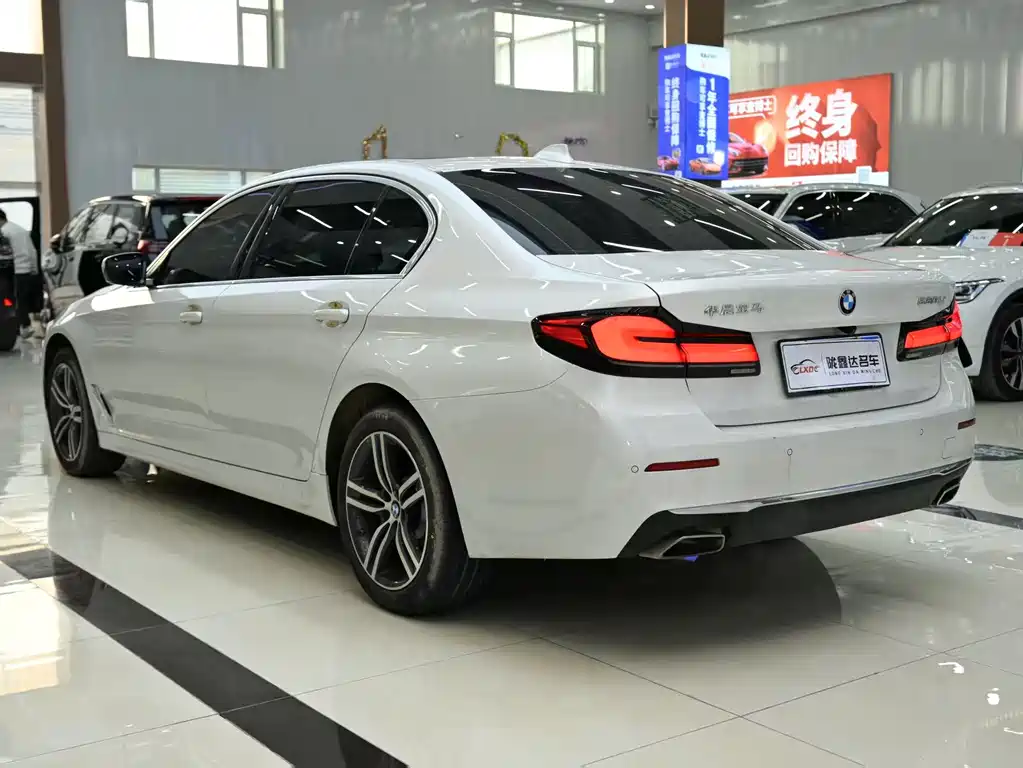 BMW 5 SERIES