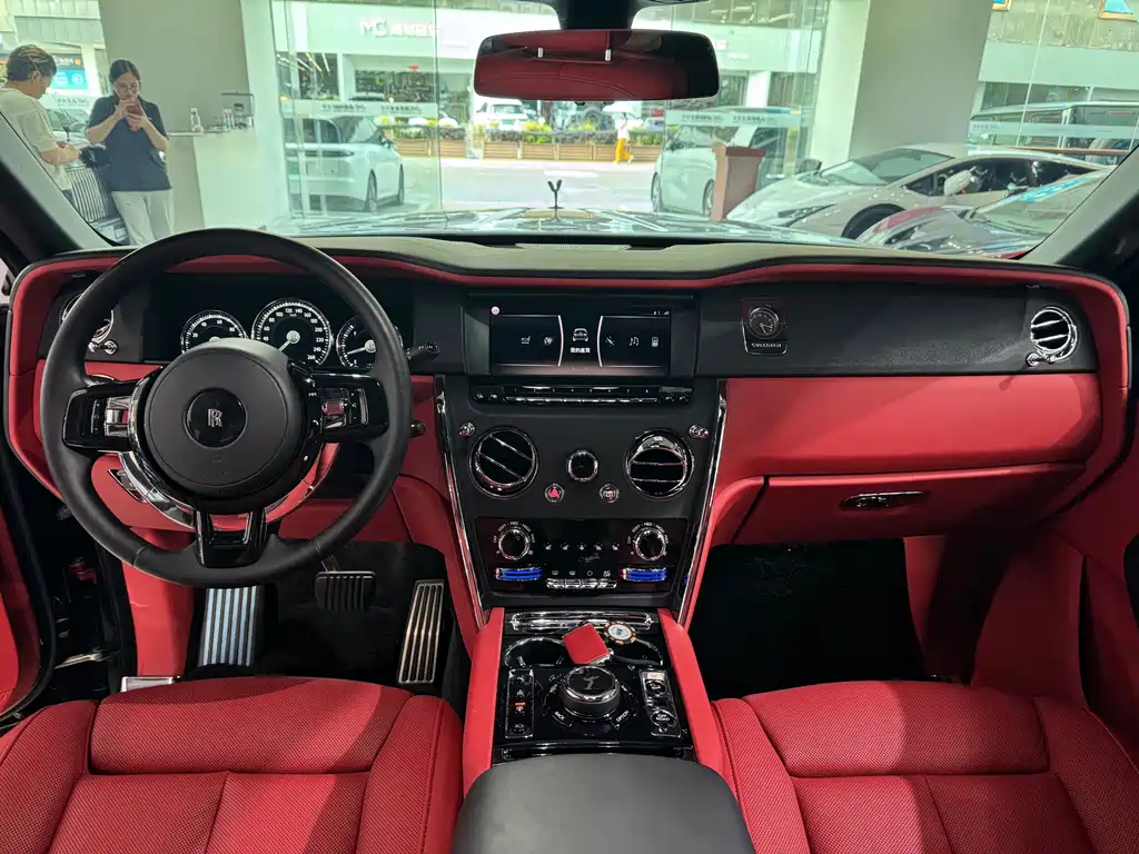 Rolls-Royce Cullinan — миниатюра 5