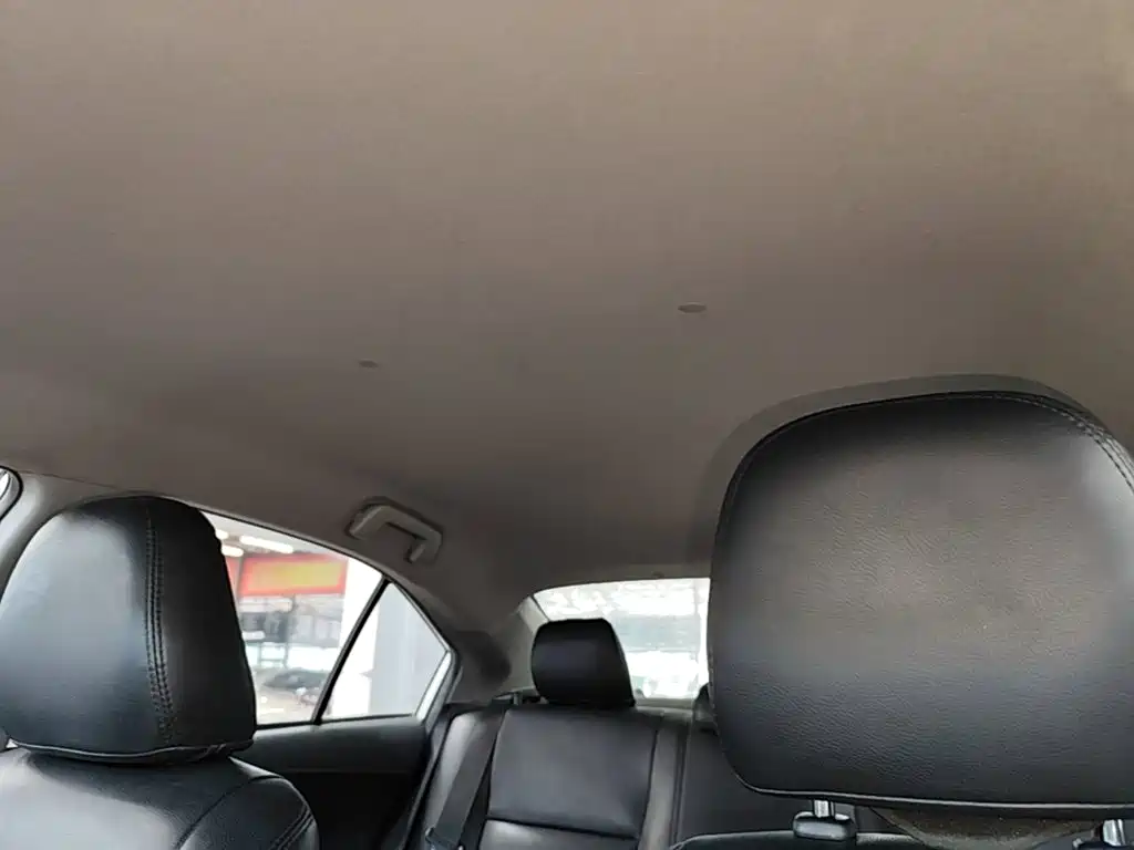 Toyota Yaris L — миниатюра 18