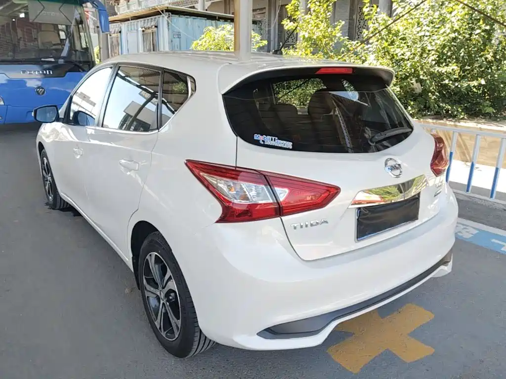 Nissan Tiida — миниатюра 5