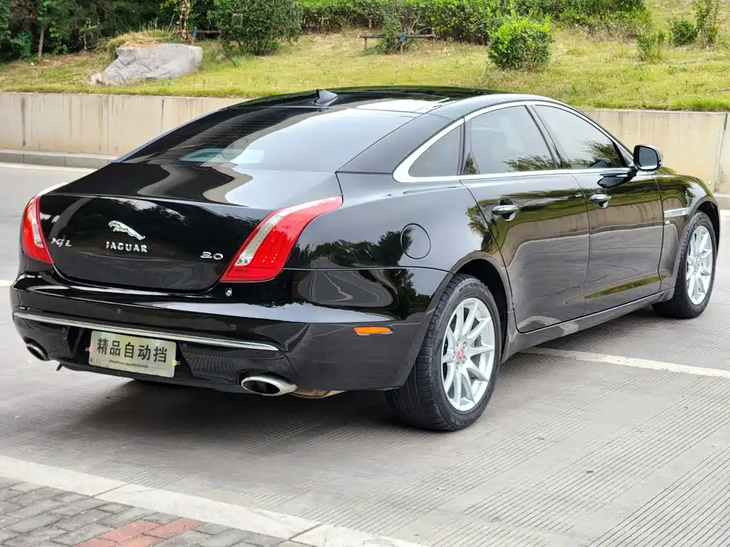 Jaguar XJ — миниатюра 9