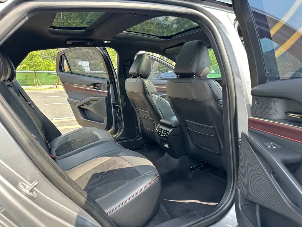 Ford Mondeo — миниатюра 9