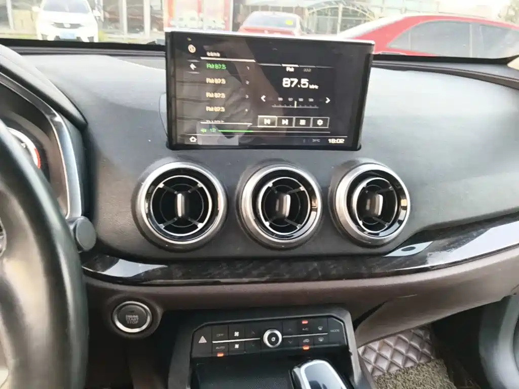 Wey Wey VV5 — миниатюра 18
