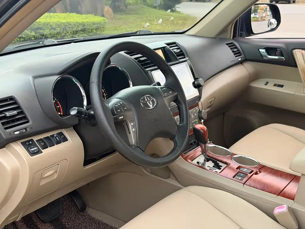 Toyota Highlander (Import) — миниатюра 8