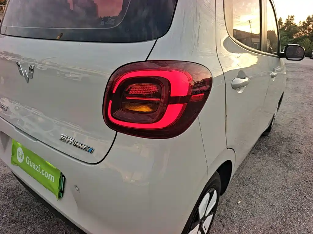 Wuling MINIEV — миниатюра 8
