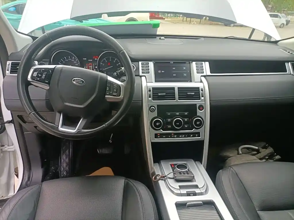 Land Rover Discovery Sport — миниатюра 10