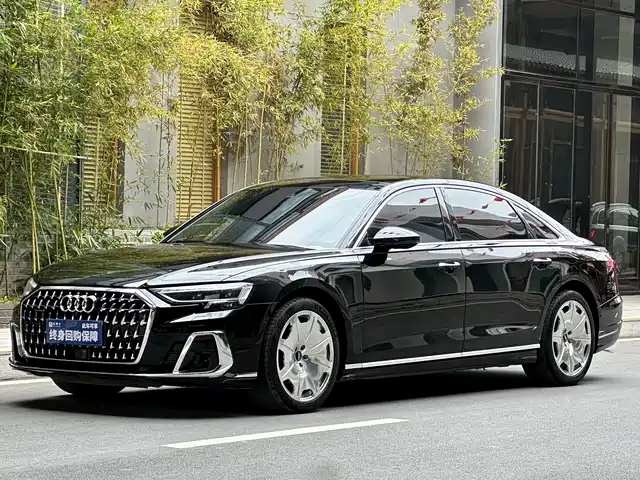 AUDI A8