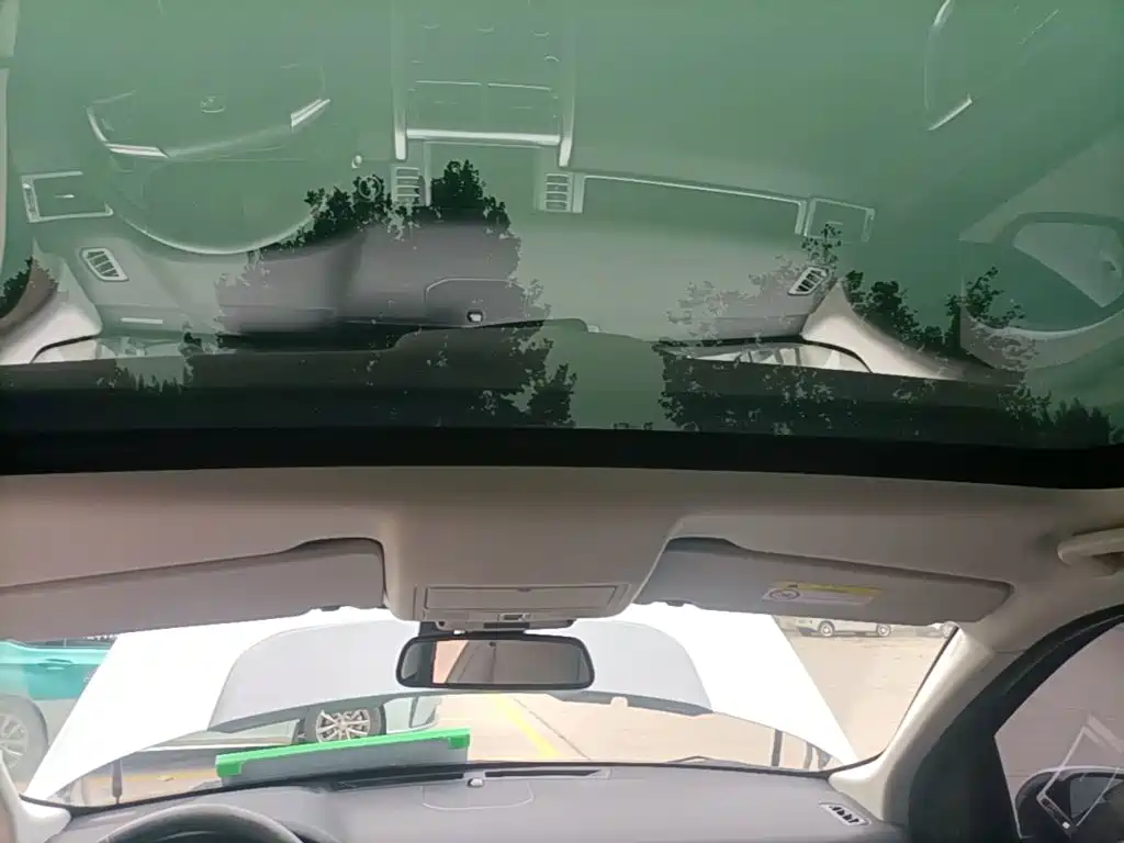 Land Rover Discovery Sport — миниатюра 18