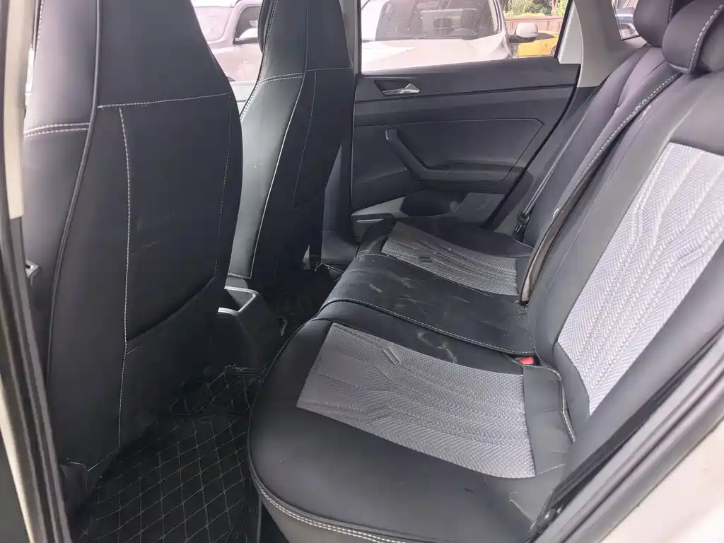 Volkswagen Polo — миниатюра 6