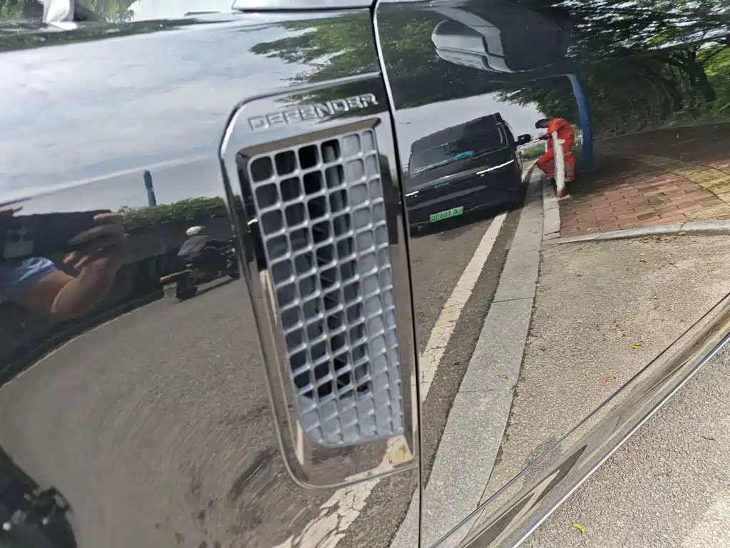 Land Rover Defender — миниатюра 26