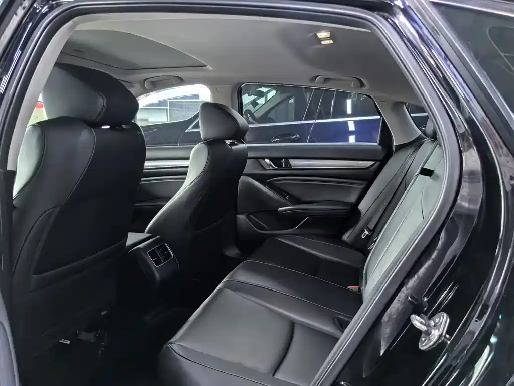 Honda Accord — миниатюра 10