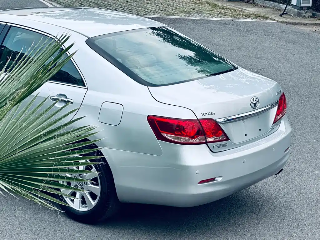Toyota Camry — миниатюра 3