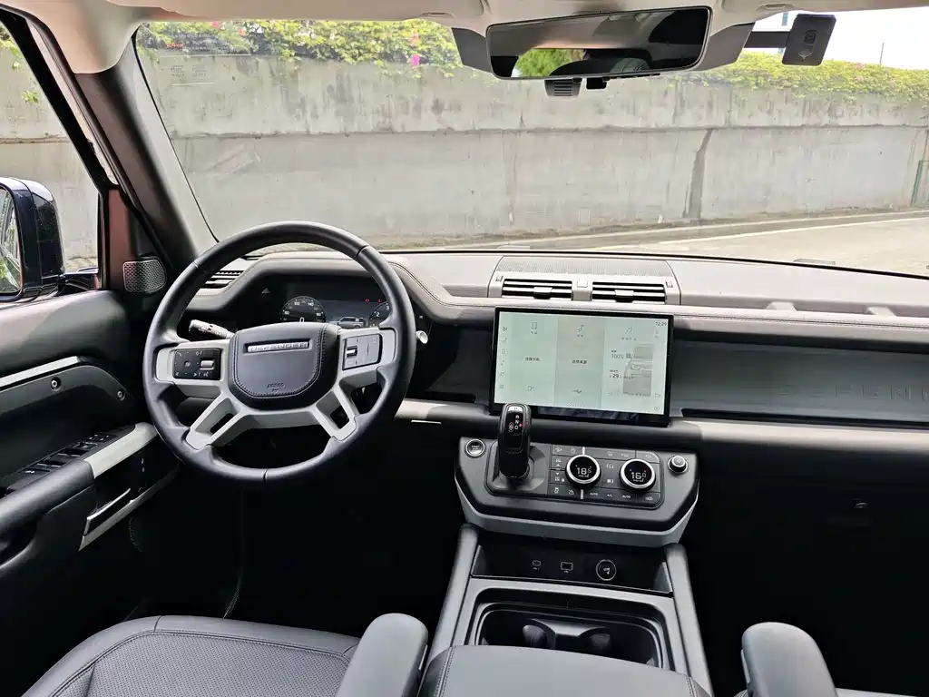 Land Rover Defender — миниатюра 10