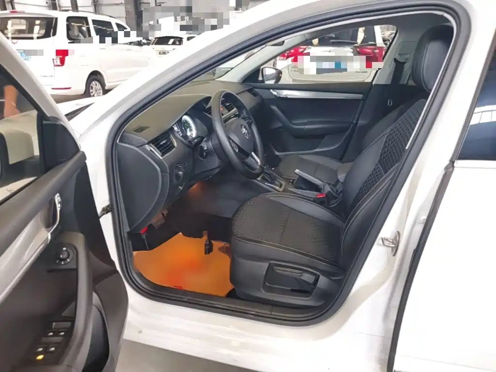 Skoda Octavia — миниатюра 16