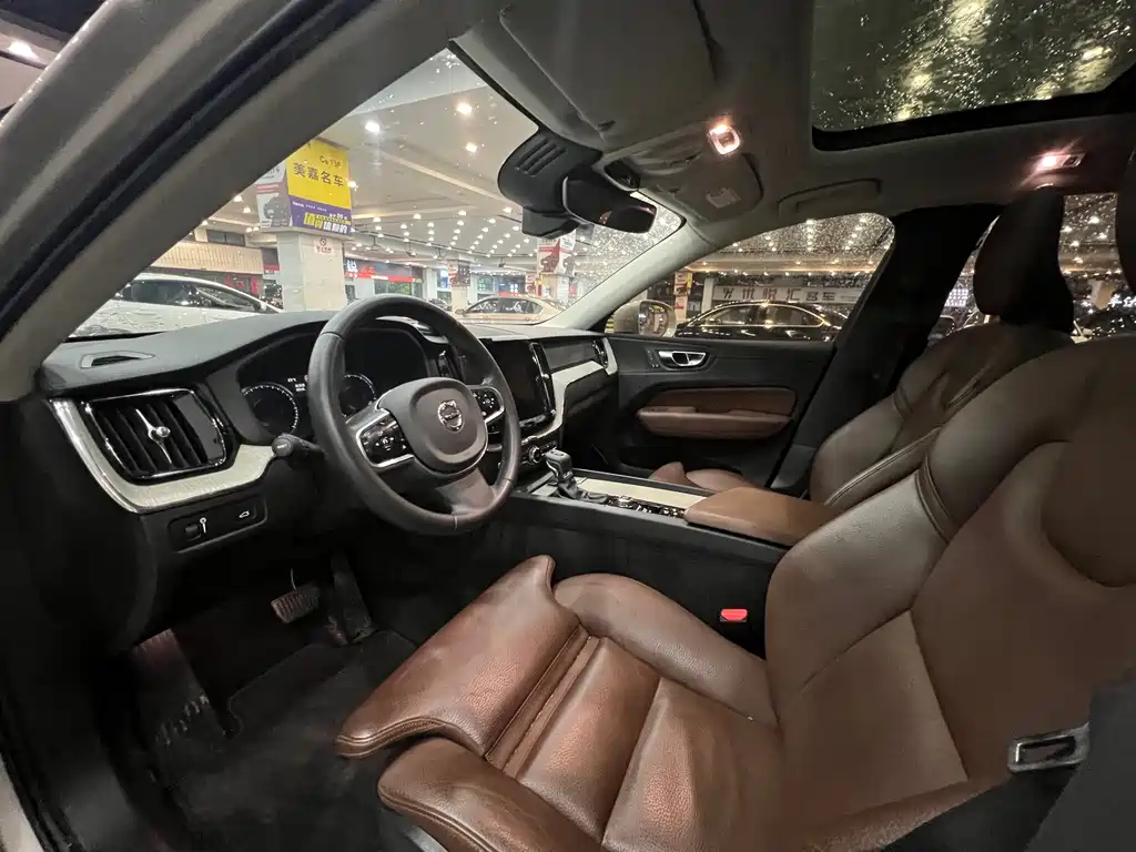 Volvo XC60 — миниатюра 9