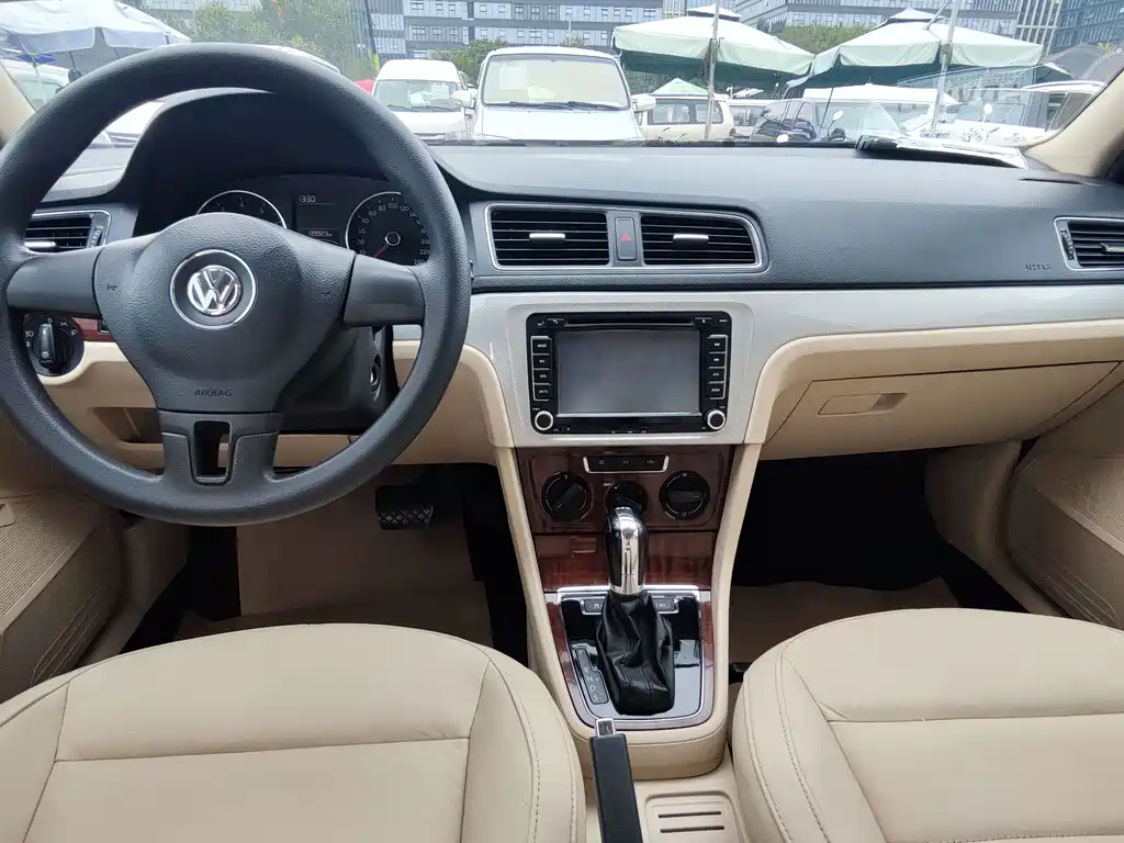 Volkswagen Lavida — миниатюра 9