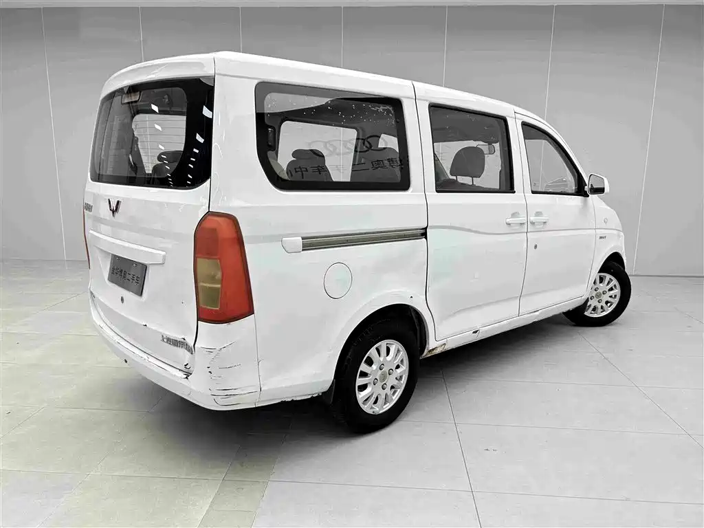 Wuling Rongguang V — миниатюра 4