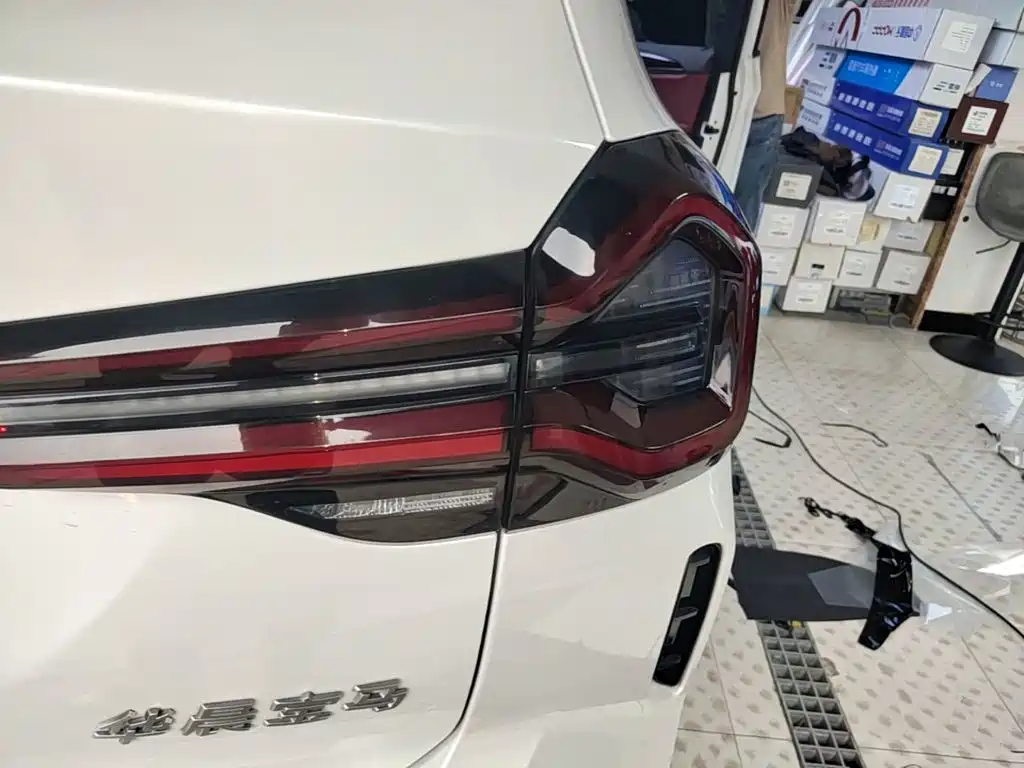 BMW iX3 — миниатюра 8