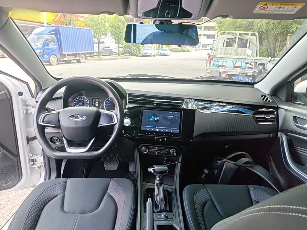 CHERY Tiggo 3x 1.5 л 2024 г. Белый, пробег 13700 км