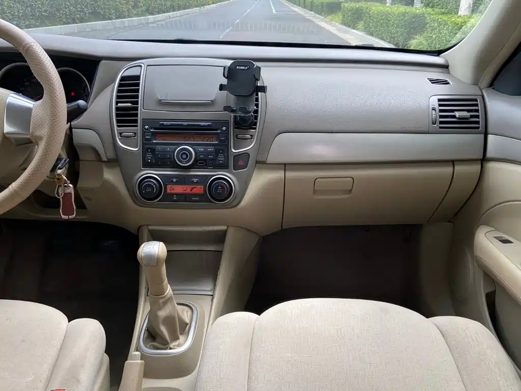 Nissan Sylphy — миниатюра 9
