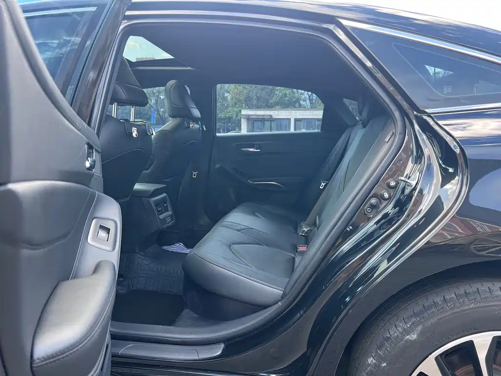 Toyota Avalon — миниатюра 8