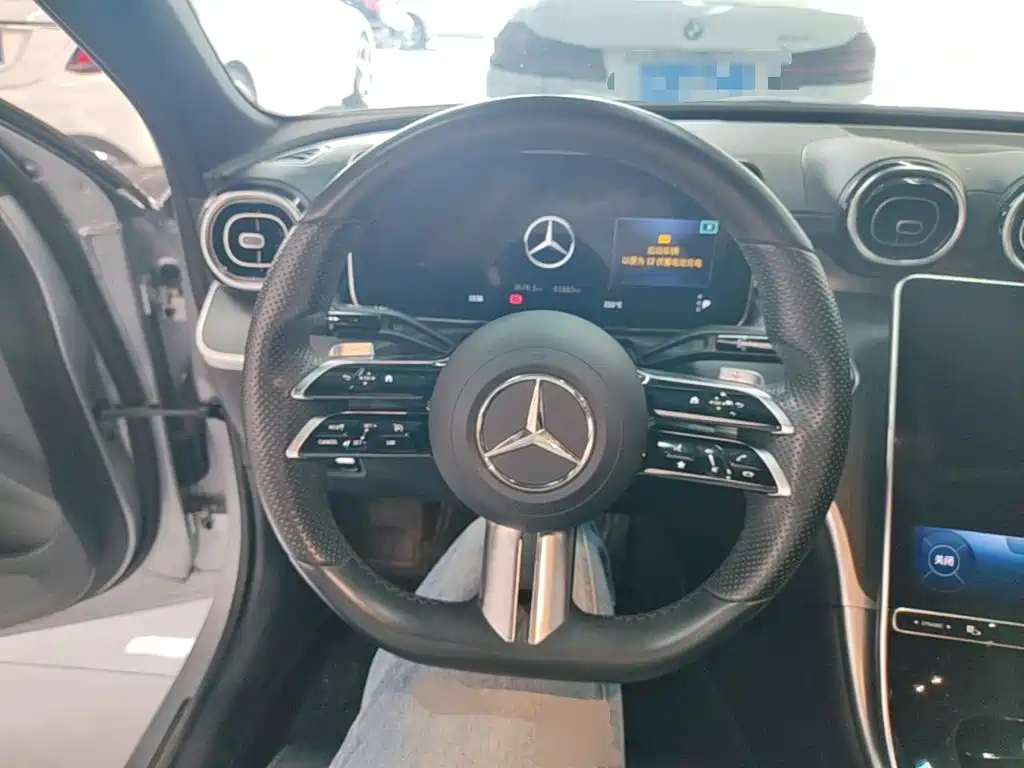 Mercedes-Benz C-Class — миниатюра 11