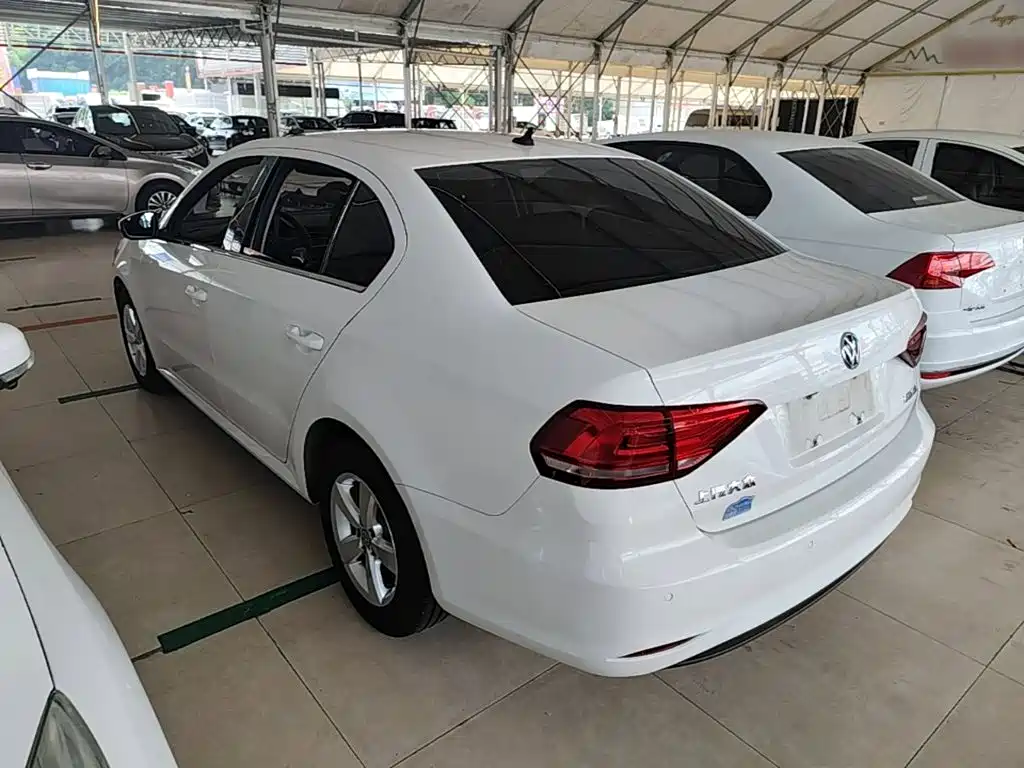 Volkswagen Lavida — миниатюра 5