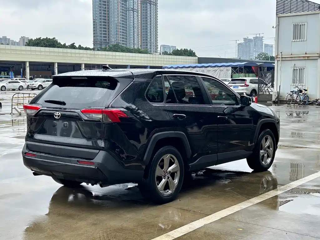 Toyota RAV4 2023 2.0L CVT Plus