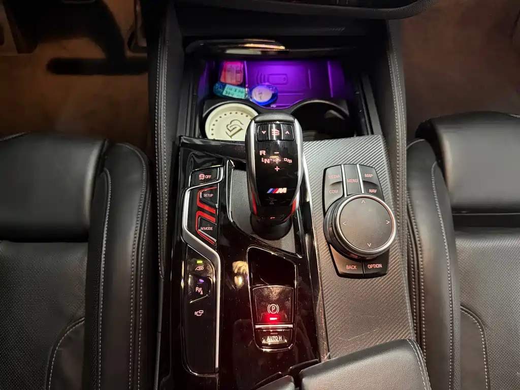BMW M5 — миниатюра 11