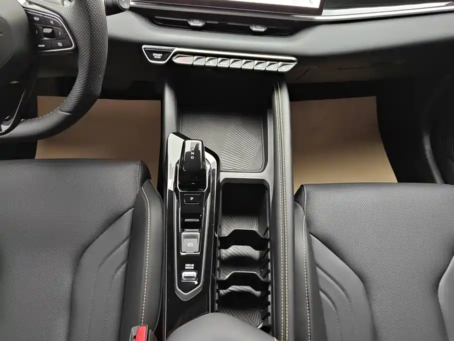 Geely Binyue — миниатюра 16