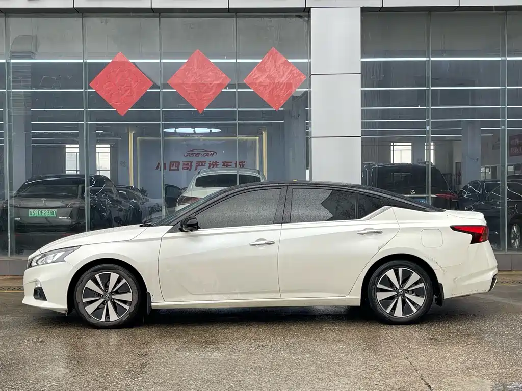 NISSAN TEANA