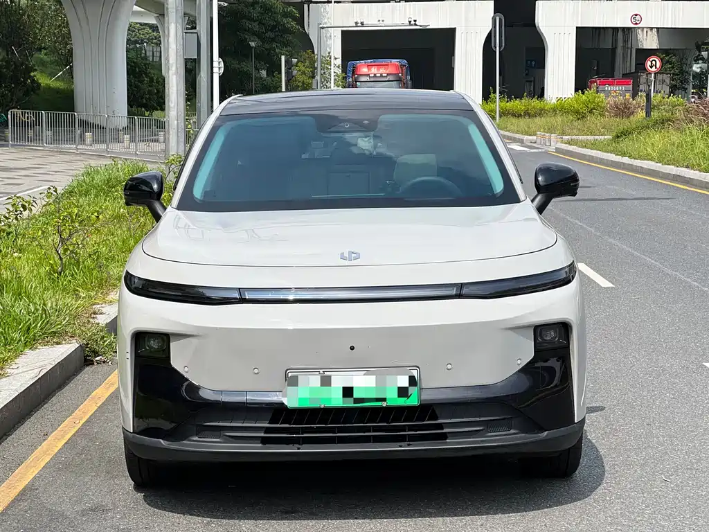 Leapmotor Leapmotor B10 — миниатюра 2