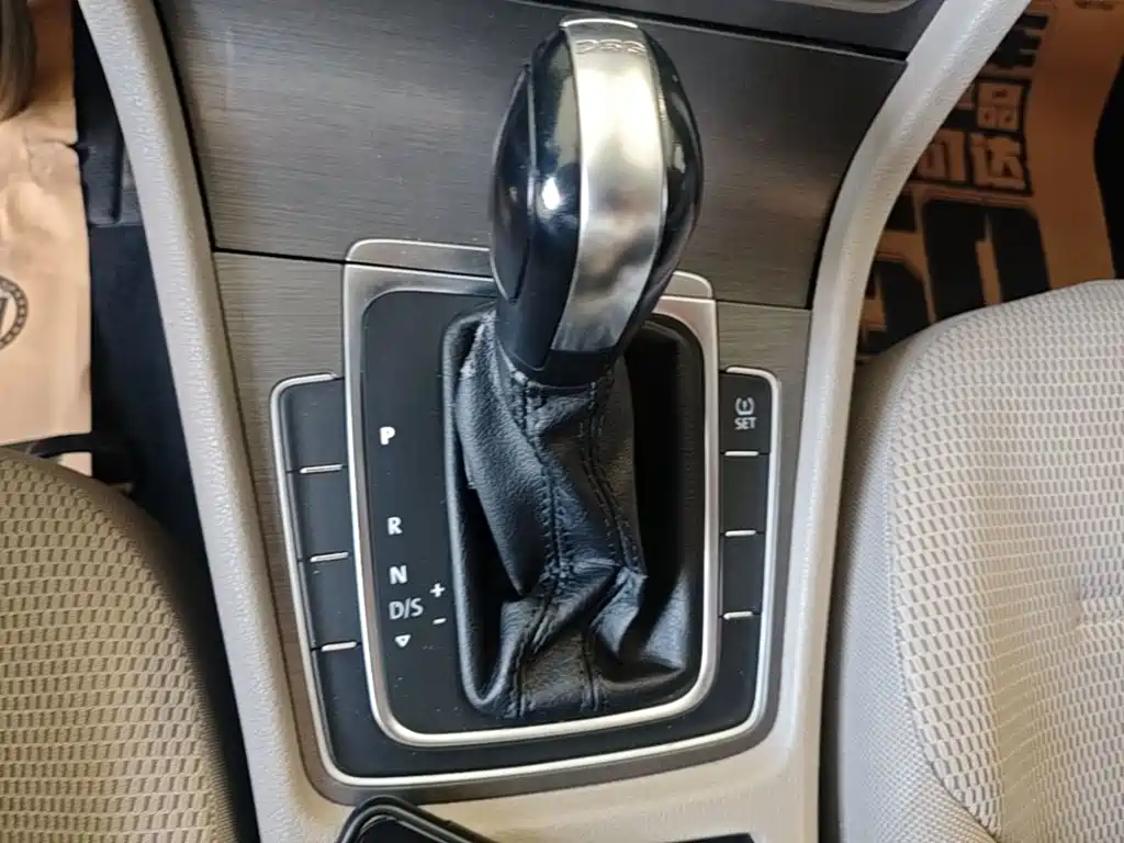Volkswagen Golf — миниатюра 14