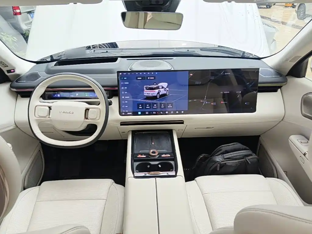 Lynk & Co 900 2025 2.0T Ultra 6 мест