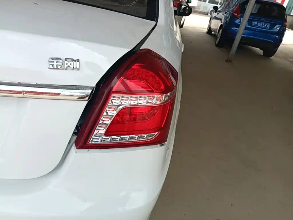 Geely King Kong — миниатюра 8