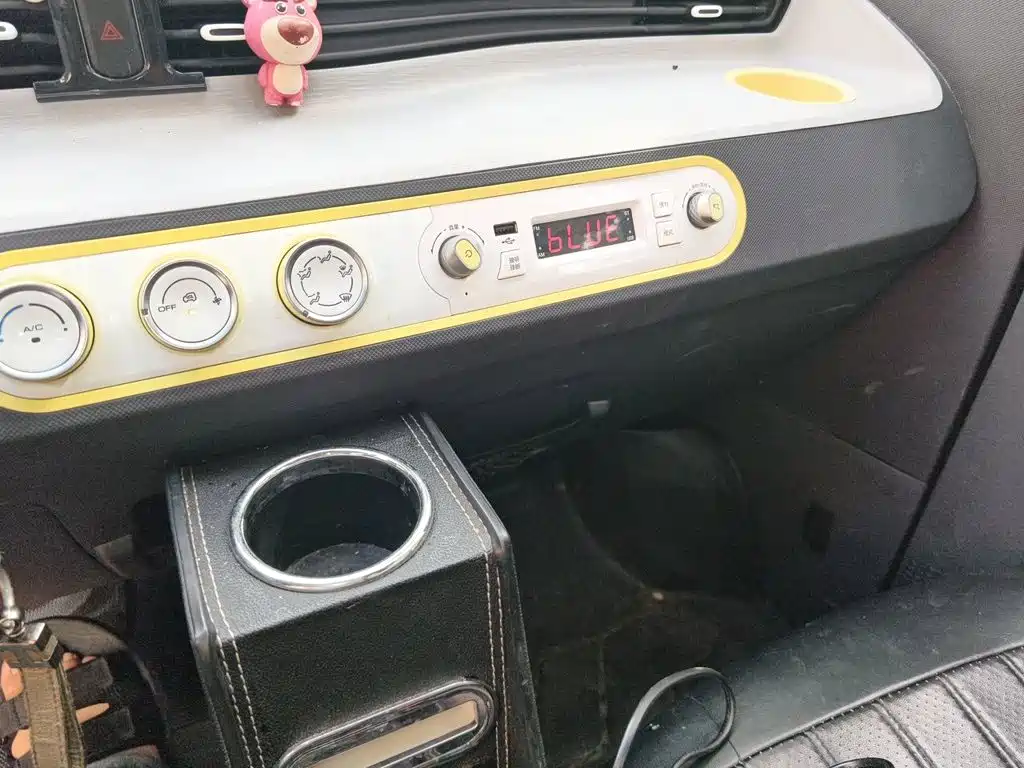 Wuling MINIEV — миниатюра 9