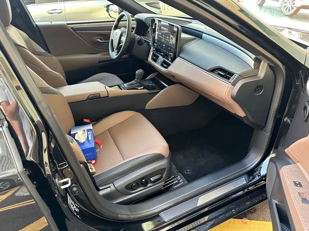 Lexus ES — миниатюра 18