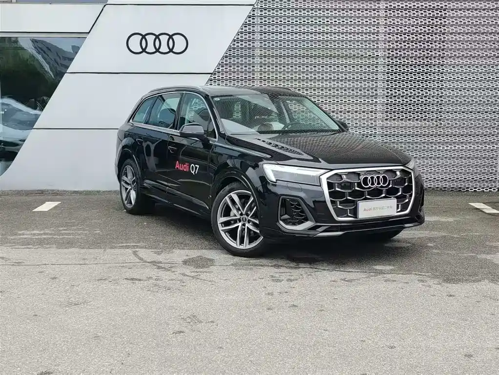 Audi Q7 2025 55 TFSI quattro S line Sport