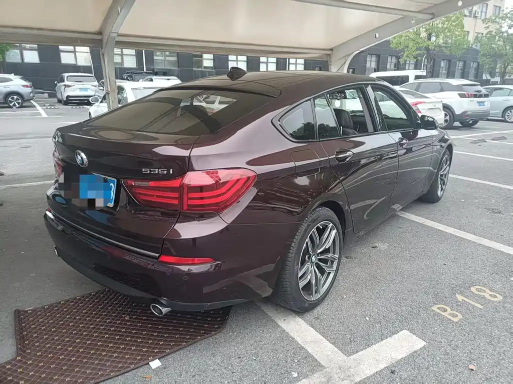 BMW 5 Series GT — миниатюра 4