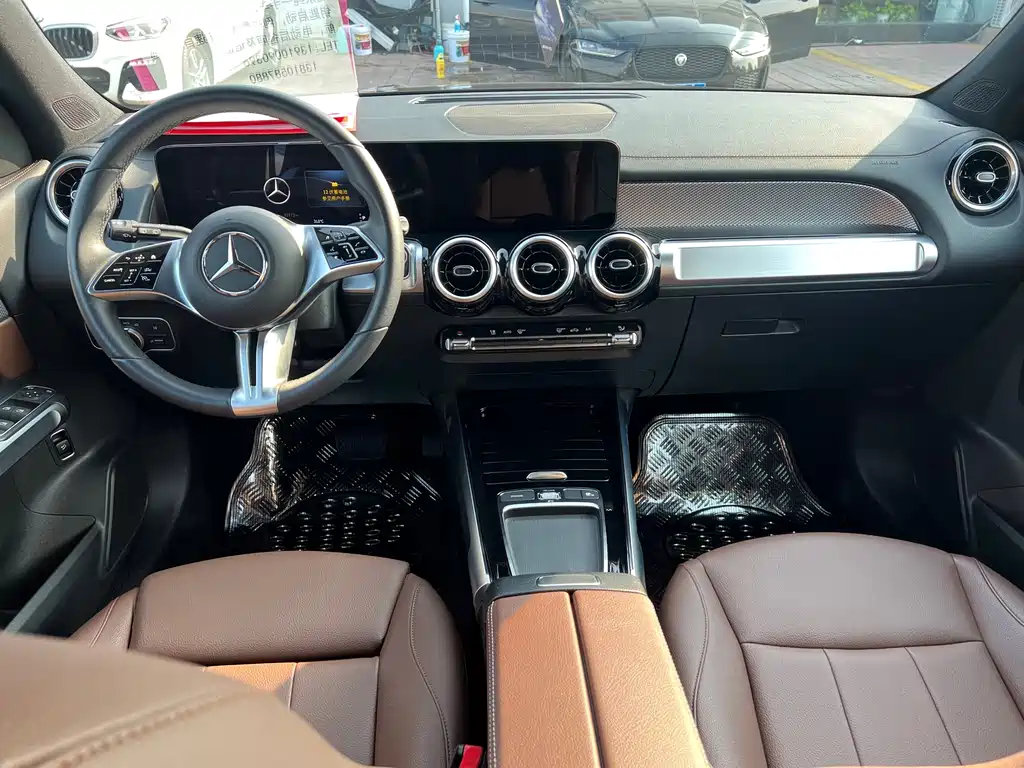 Mercedes-Benz GLB — миниатюра 10