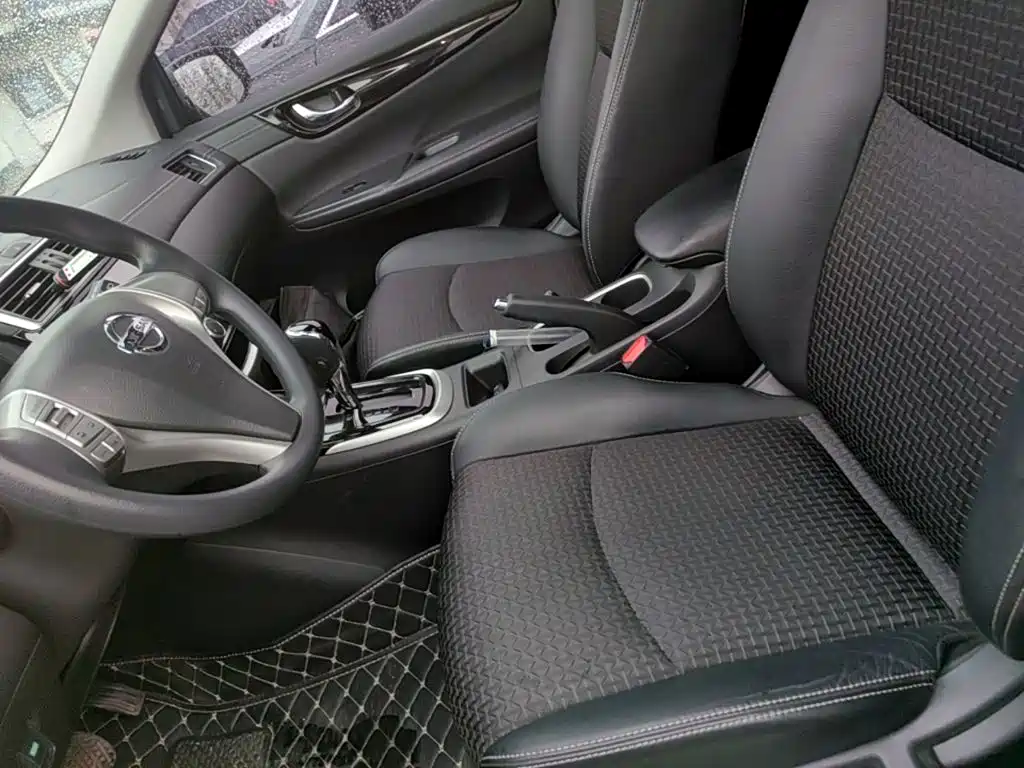 Nissan Tiida — миниатюра 15