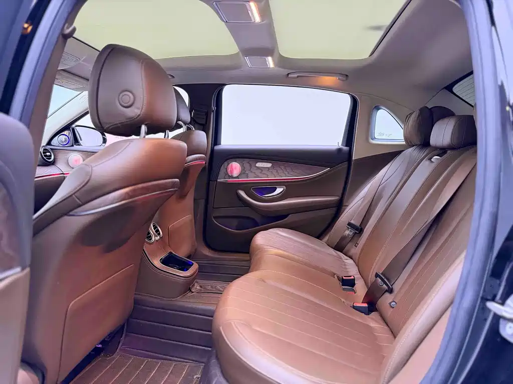 Mercedes-Benz E-Class — миниатюра 7